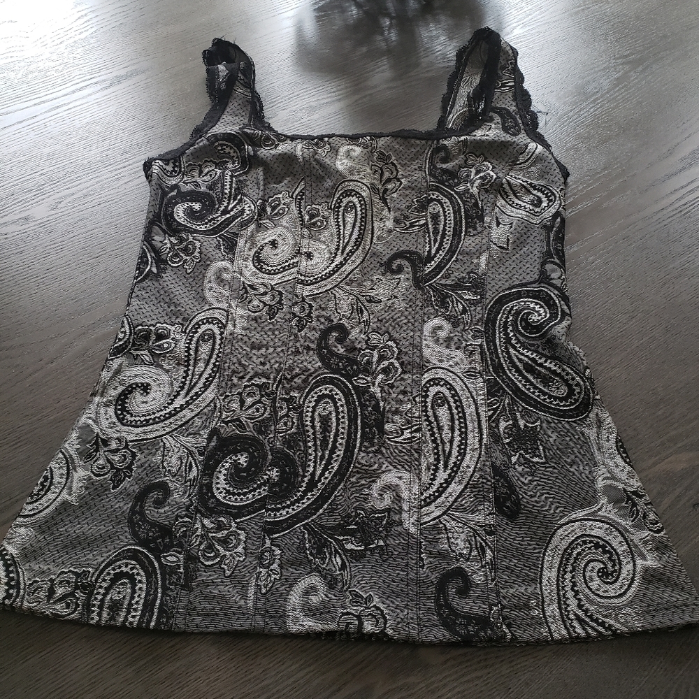 Fancy White House Black Market tank top